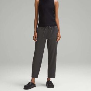 Lululemon Tapered-Leg Mid-Rise Pant 7/8 Length Luxtreme Graphite Grey size small